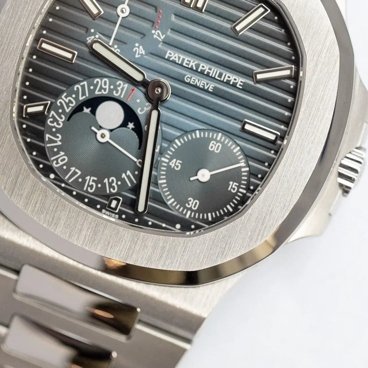 Patek Philippe Nautilus 5712 - Fiche Technique