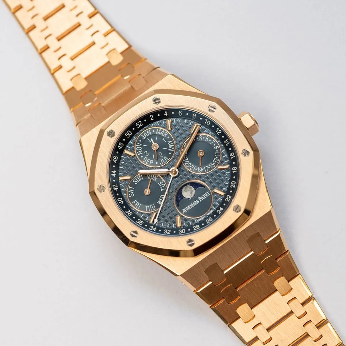 Royal Oak 26574OR.OO.1220OR.02 Rose Gold  – 2016