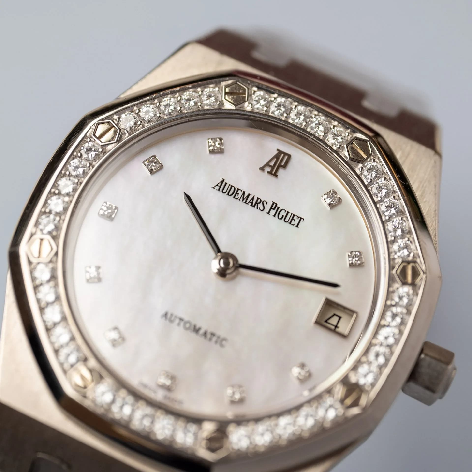 Royal Oak 14813BC.ZZ.0789BC.12 Or Blanc "Mother of pearl" – 2000