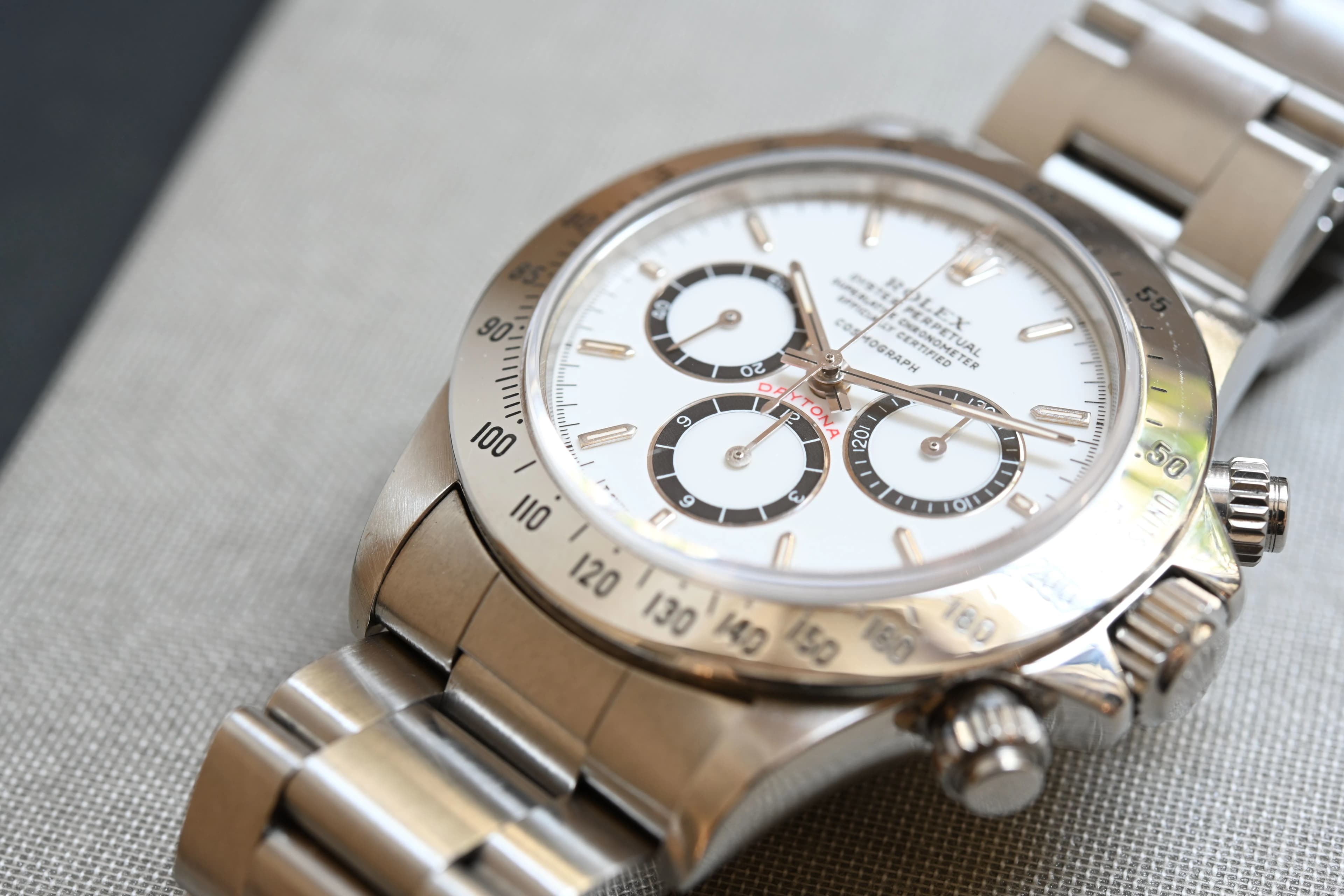 Rolex Daytona 16520 Porcelain Dial : une pièce de collection d'exception