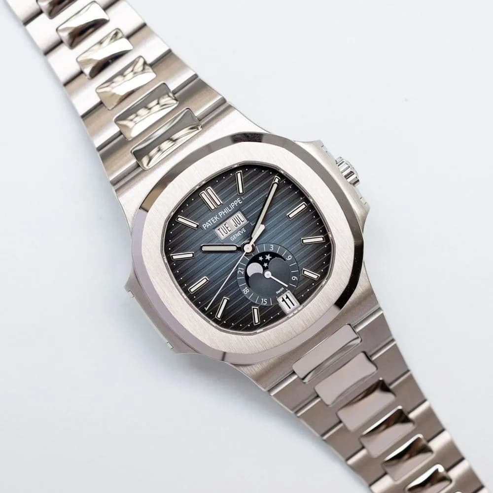 Review of the Patek Philippe Nautilus 5726 Annual Calendar