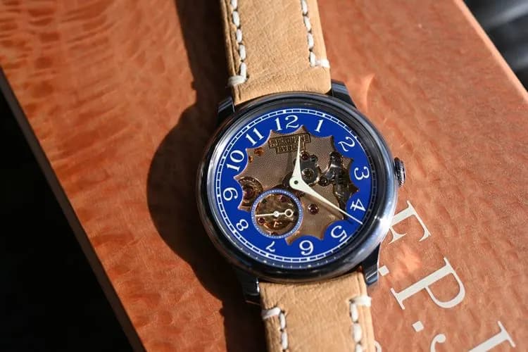 Chronomètre Bleu Chronomètre Bleu Byblos Alligator "Byblos" – 2014