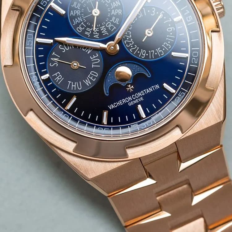 Overseas 4300V/120R-B509 Rose Gold  – 2022