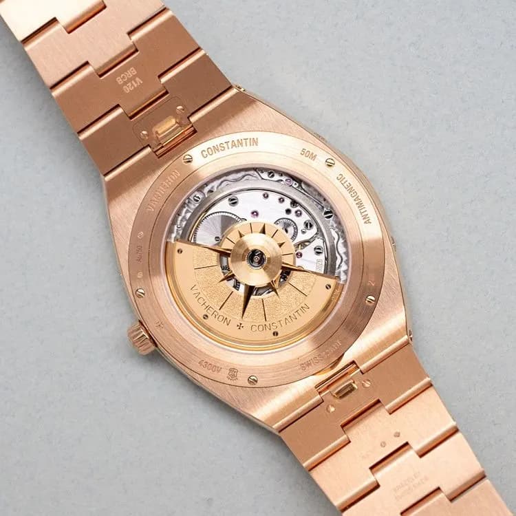 Overseas 4300V/120R-B509 Rose Gold  – 2022