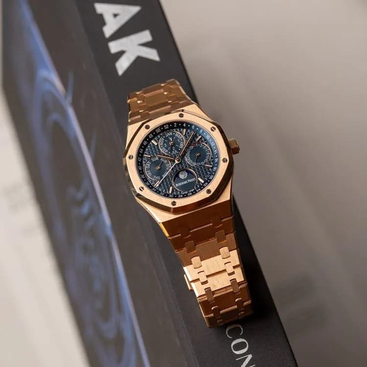 Royal Oak 26574OR.OO.1220OR.02 Or Rose  – 2016