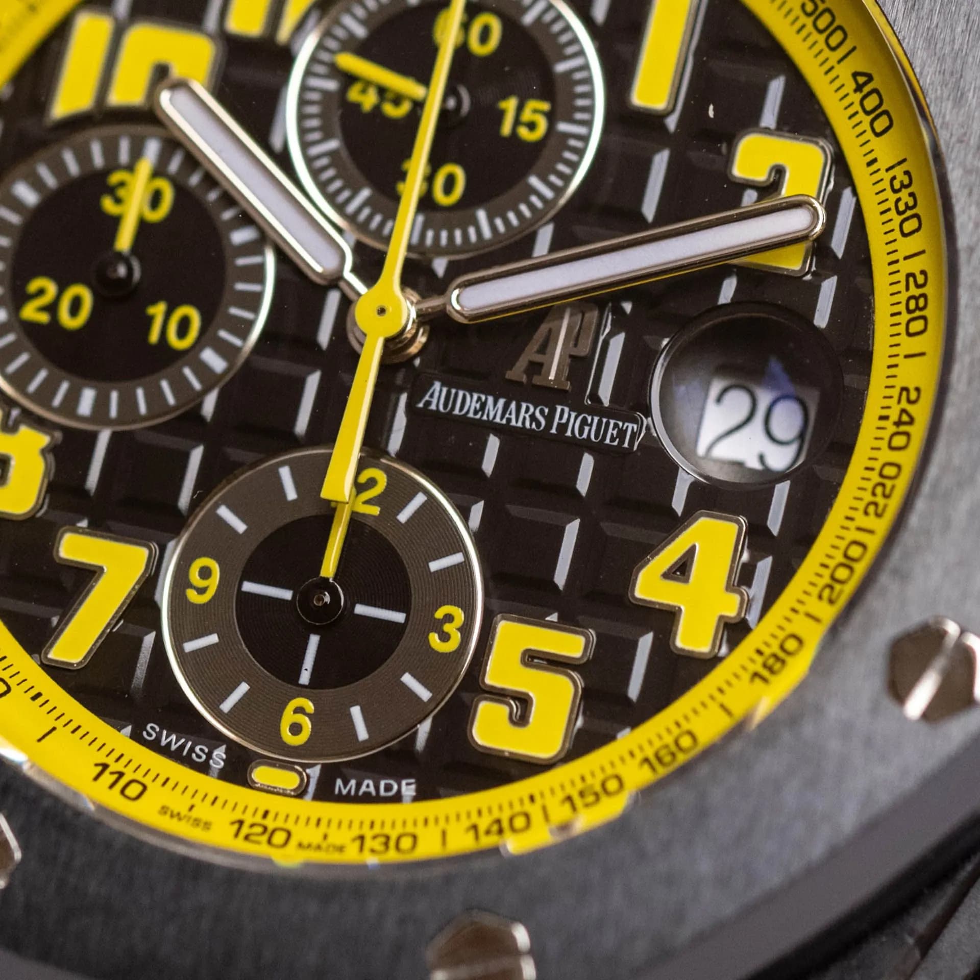 Royal Oak Offshore 26176FO.OO.D101CR.03 Alligator "Bumble Bee" – 2012